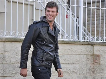 Kıvanç Tatlıtuğ'a uyarı!