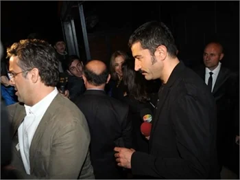 Kenan İmirzalıoğlu'ndan 'Küçük' sorusuna büyük sessizlik!
