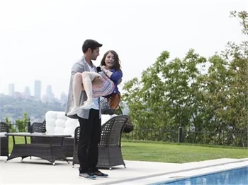 Kiraz Mevsimi 45. bölüm: Ayaz'dan romantik sürpriz!