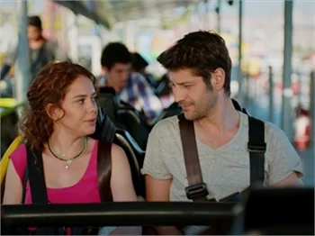 “Acil Aşk Aranıyor”a iki yeni oyuncu katılıyor!