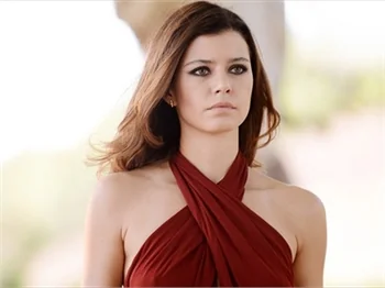 Beren Saat'ten İran'a tepki!