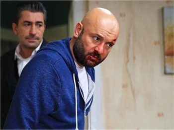 'Paramparça' dizisinin seksi psikopatı! -  Tolga Tekin kimdir?