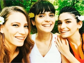 Serenay Sarıkaya'dan da Medcezir'e veda fotoğrafı geldi!