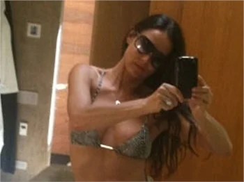 Demi Moore kızlarıyla kardeş gibi!