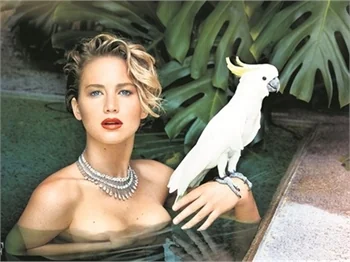 Sakallı Jennifer Lawrence!