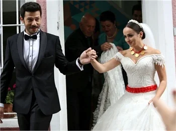 Kara Para Aşk'ta düğün var!