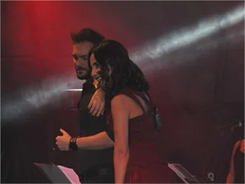 Betül Demir'den 100 bin liralık seksi klip!