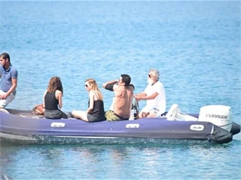 Kenan İmirzalıoğlu Sinem Kobal'sız tatile çıktı!
