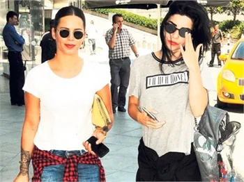 Eliz Sakuçoğlu ve Merve Boluğur ayrılmıyor!