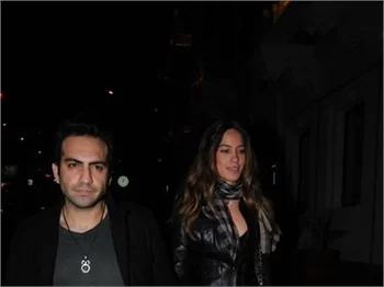 Buğra Gülsoy ve Nilüfer Gürbüz tatilde