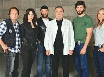 Arka Sokaklar dizisinden 5 oyuncu ayrılıyor