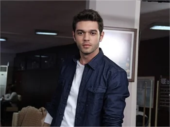 Burak Özçivit 'in düşmanı olacak