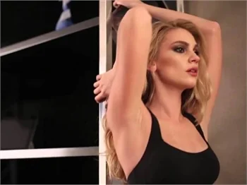 Farah Zeynep Abdullah şarkıcılığı sevdi