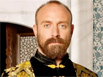 İşte Halit Ergenç’in yeni rolü!