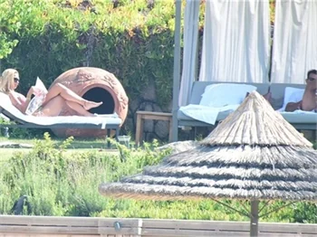 Işıl Reçber'den bikini şov!