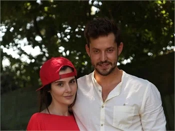 Kocamın Ailesi’nin yeni sevgilileri  dizi öncesinde sosyal medyada kavuştu