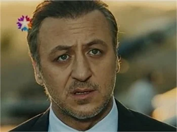 Barış Falay'ın Paramparça'daki ilk sahnesi