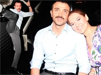 Demet Akalın'ın eşi Okan Kurt 10 kişiyle kavga etti