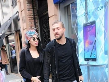 Caner gitti, Asena döndü