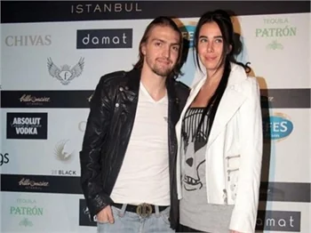 Caner Erkin'den Asena Erkin'e barışma hediyesi