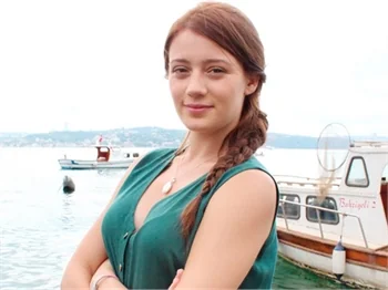 Gizem Karaca'dan merak ettiren paylaşımlar!