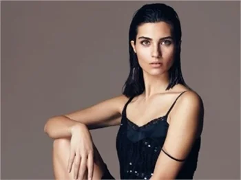 Tuba Büyüküstün, Hollywood yıldızıyla oynayacak!