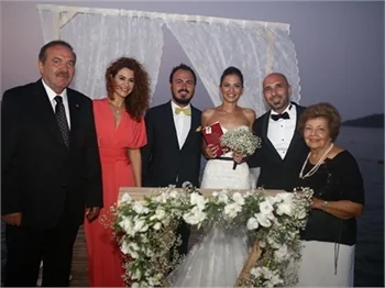 Birol Namoğlu ile oyuncu Derya Beşerler, Bodrum’da evlendi