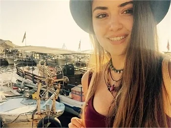 Hande Erçel'in Lübnan tatili!