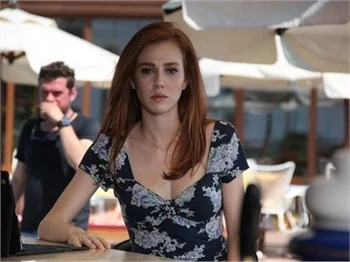 Elçin Sangu gerçek rengini belli etti
