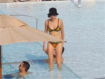 Cara Delevingne fena yakalandı