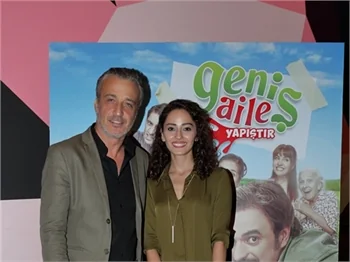 "Geniş Aile: Yapıştır"ın galası yapıldı!