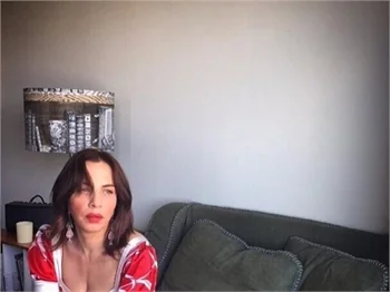 Sertab Erener'den Demir Demirkan'a gönderme