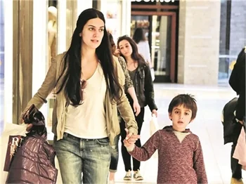 Bergüzar Korel'in sonbahar imajı