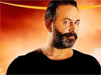 Cem Yılmaz oynamadan da kazanıyor