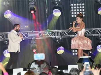 Demet Akalın, Bostancı Gösteri Merkezi'ni salladı!
