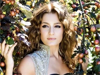 Atiye Hadise'nin işini kaptı!
