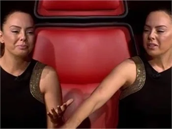 Ebru Gündeş'ten kafa karıştıran avukat ziyareti