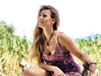 Gizem Karaca'dan evlilik sinyali