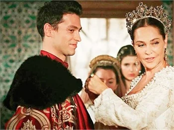 'Kösem Sultan'da Hülya Avşar olay çıkardı