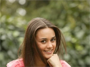 Sonbahar gelini Hande Soral