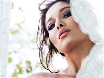 Nurgül Yeşilçay'dan yeni pozlar