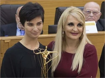 Tuba Büyüküstün, Vatikan'da ödül aldı!