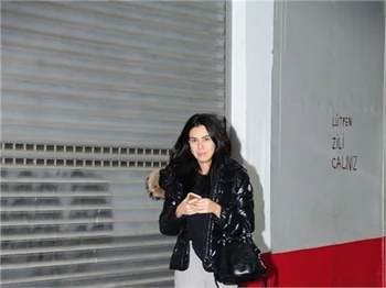 Yalnız kadın Asena Erkin!
