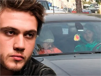 Aras Bulut İynemli rol arkadaşı ile yakalandı