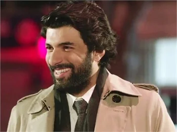 Engin Akyürek Emmy yolcusu