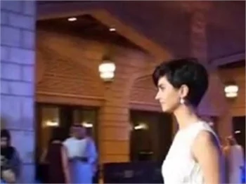 Tuba Büyüküstün'e büyük ilgi!