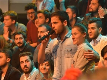 Beyaz Show'da kahkaha krizi!