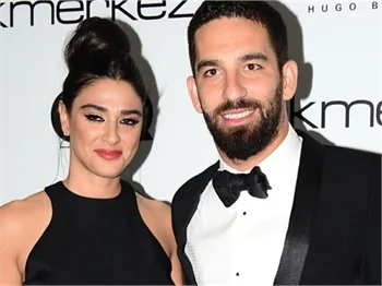 Arda ile Aslıhan'ın yeni yıl partisi!