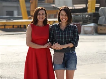Gerçek anne-kız sandılar!