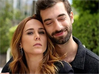 Burçin Terzioğlu aşkın fotoğrafını paylaştı